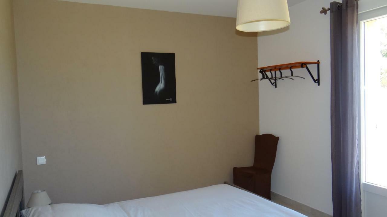 Campagne Ceres Bed & Breakfast Le Puy-Sainte-Reparade Exterior photo