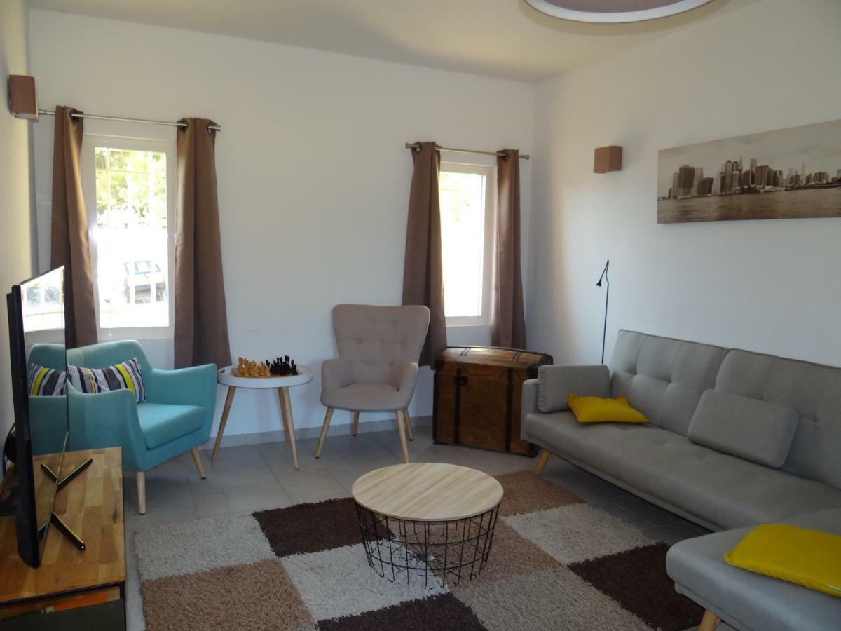 Campagne Ceres Bed & Breakfast Le Puy-Sainte-Reparade Exterior photo